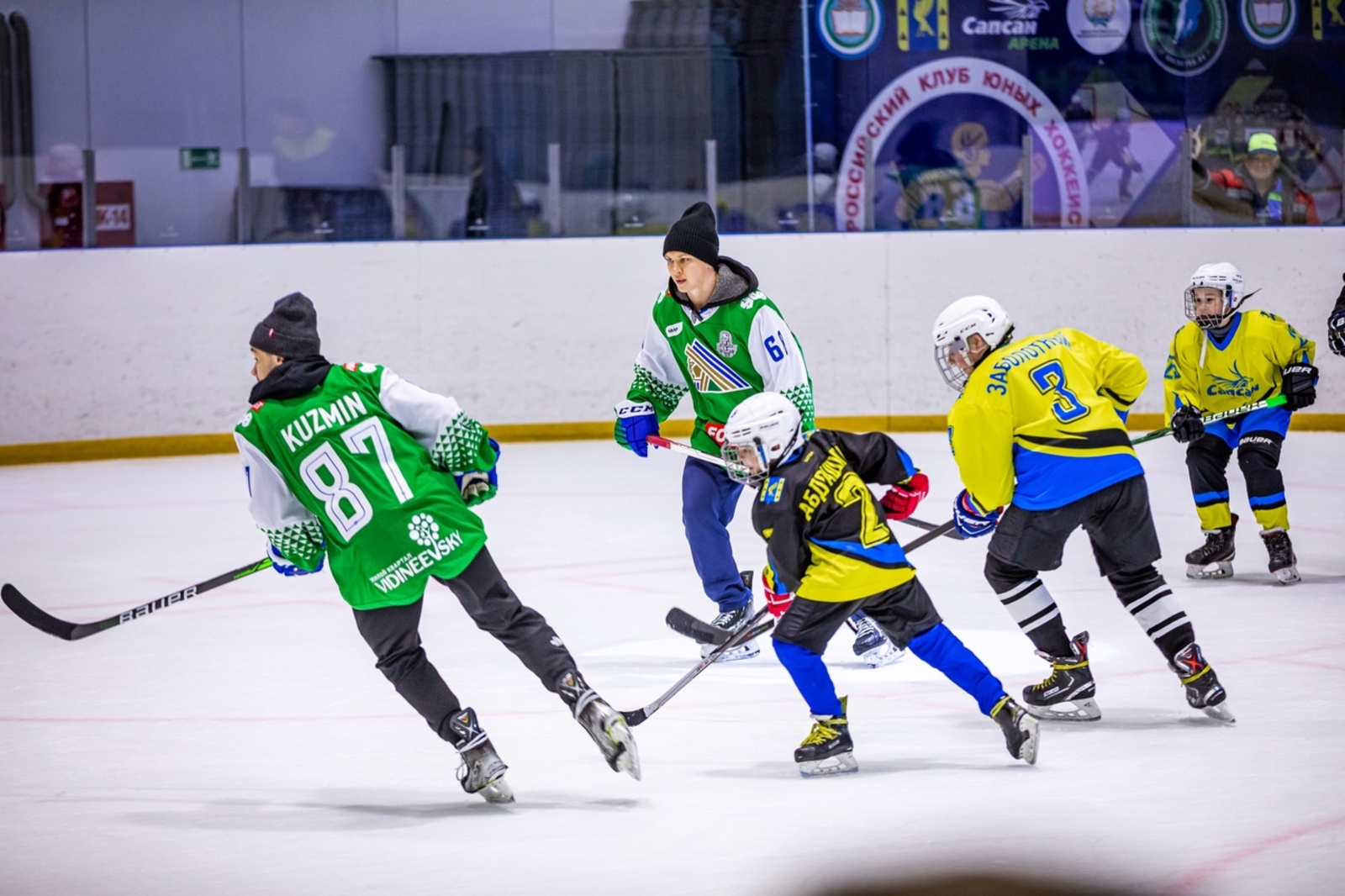 В Кумертау состоялась встреча хоккеистов уфимского «Салавата Юлаева» с местными спортсменами