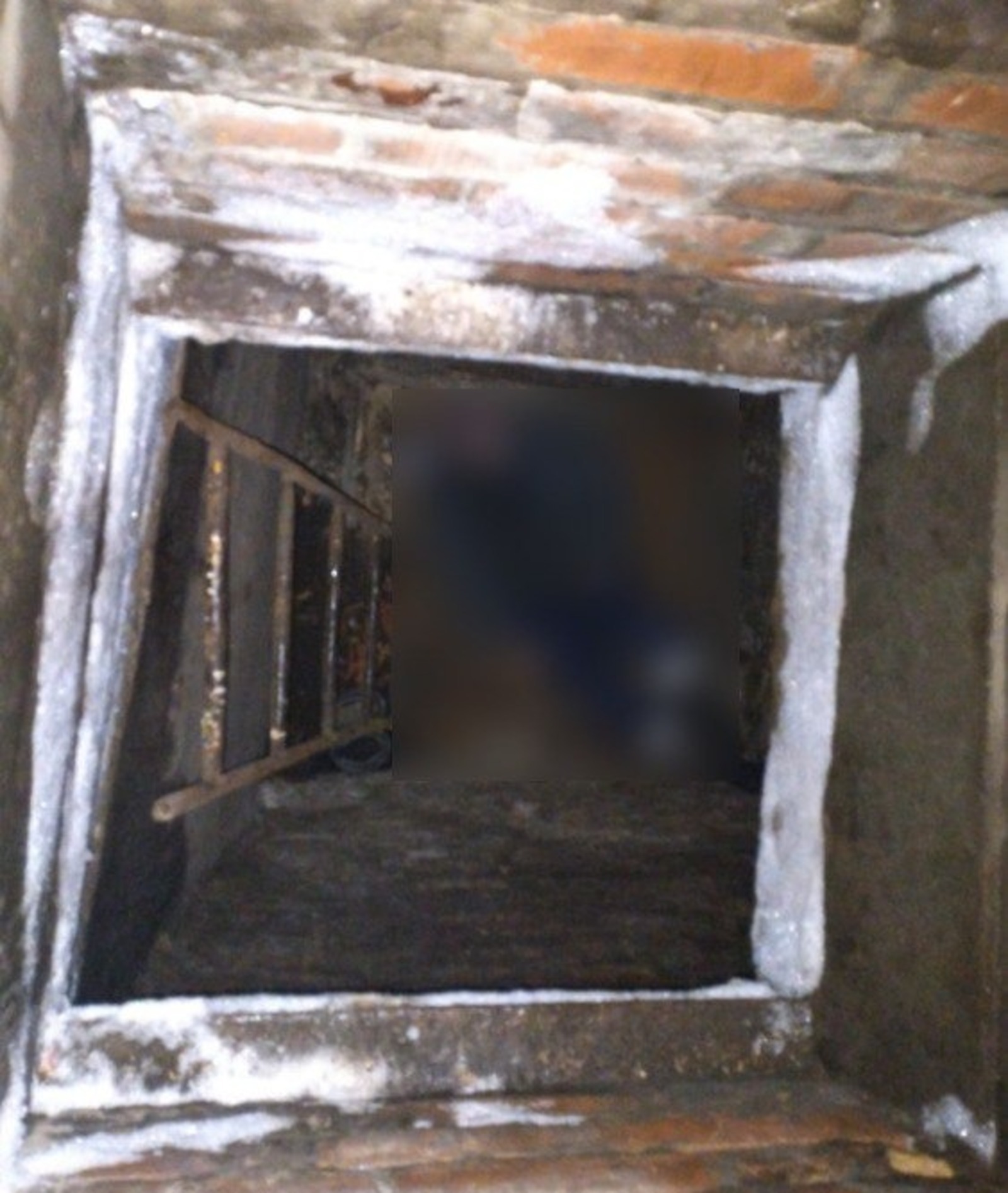 В Башкирии в подвале жилого дома обнаружили труп мужчины