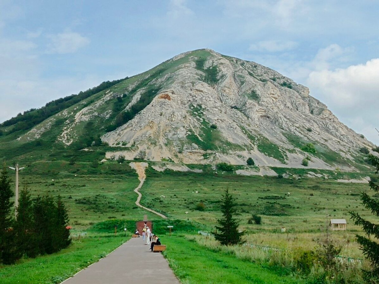 В Башкирии волонтеров приглашают провести уборку шиханов