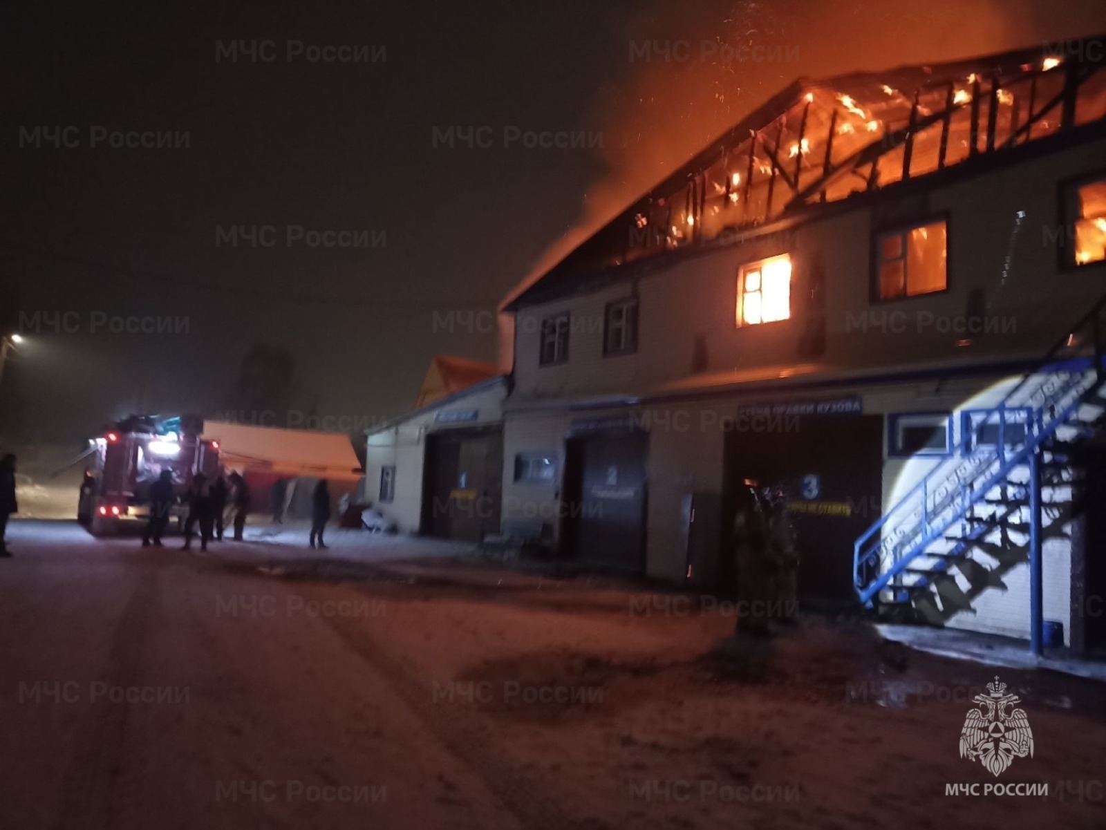 В городе Башкирии сгорел автосервис, пострадавших нет