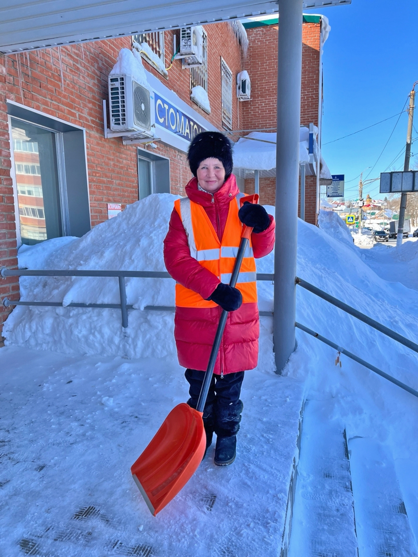 Пока город спит, она наводит порядок