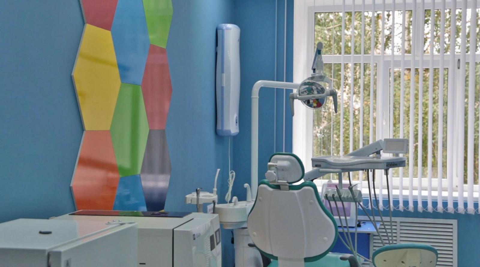 В школах Кумертау успешно функционируют стоматологические кабинеты