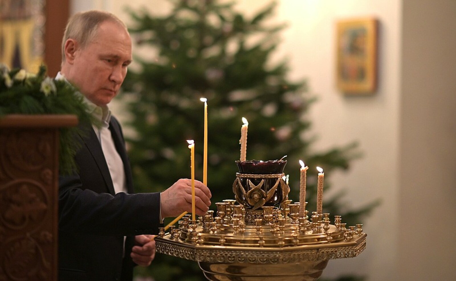 Владимир Путин поздравил православных христиан и всех россиян с Рождеством Христовым