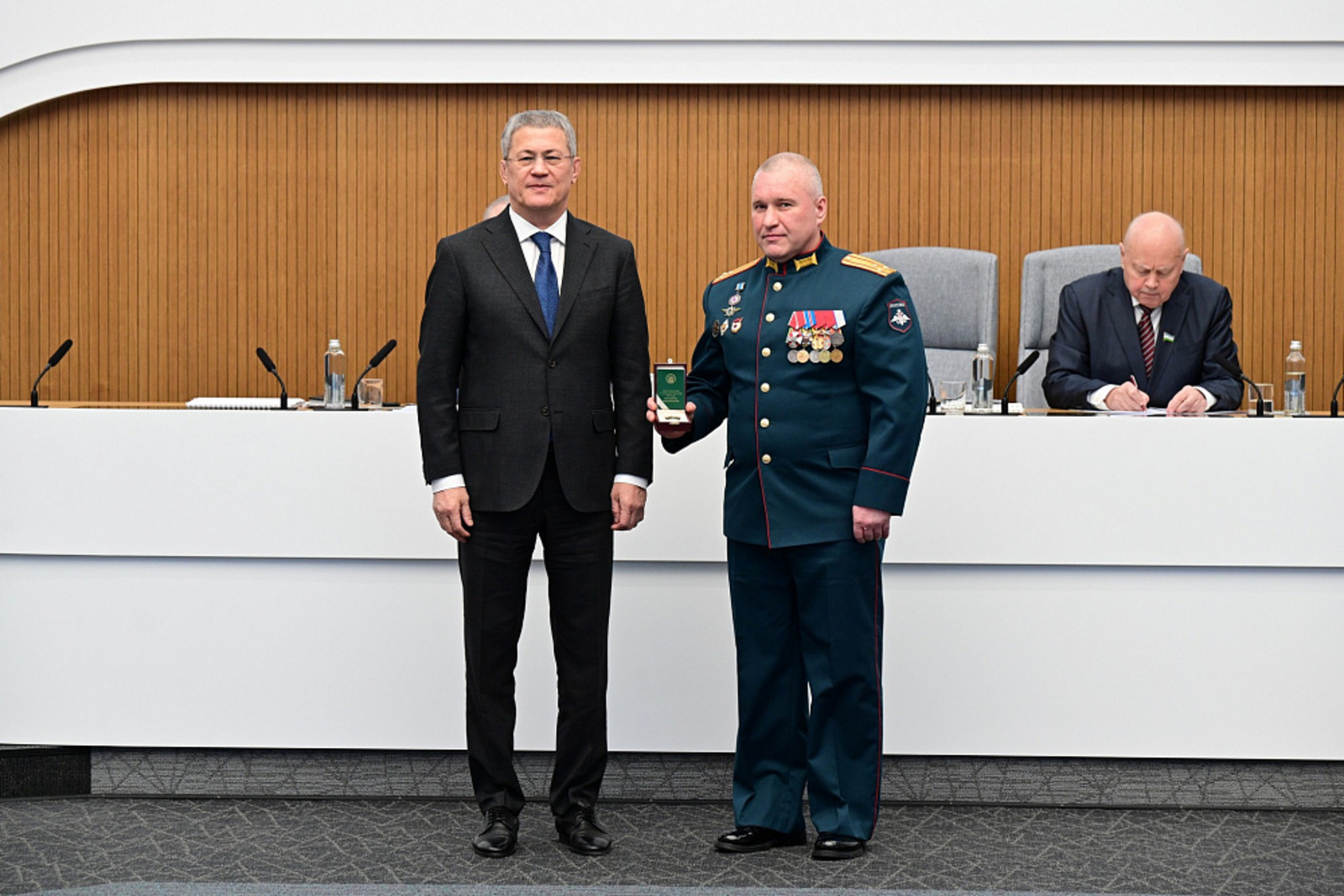 Глава Башкирии вручил орден генерала Шаймуратова