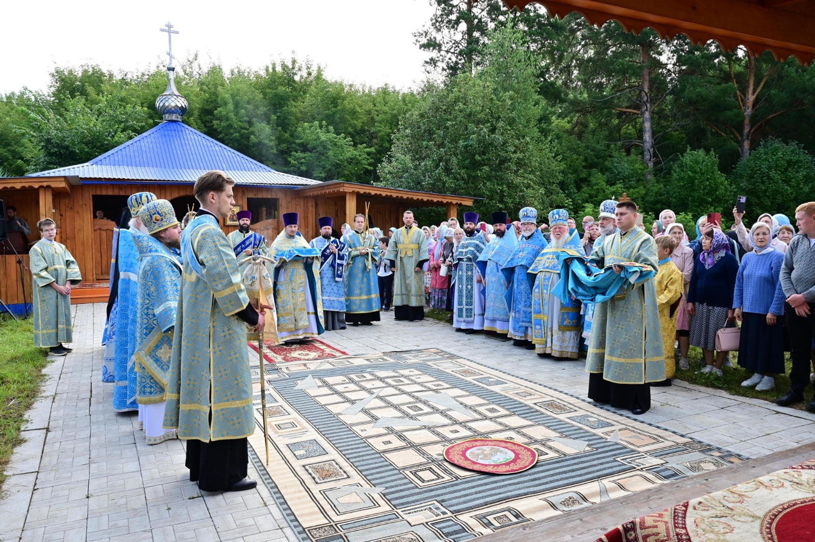 Премьер-министр Башкирии посетил монастырь, хранящий редкую и чудотворную икону