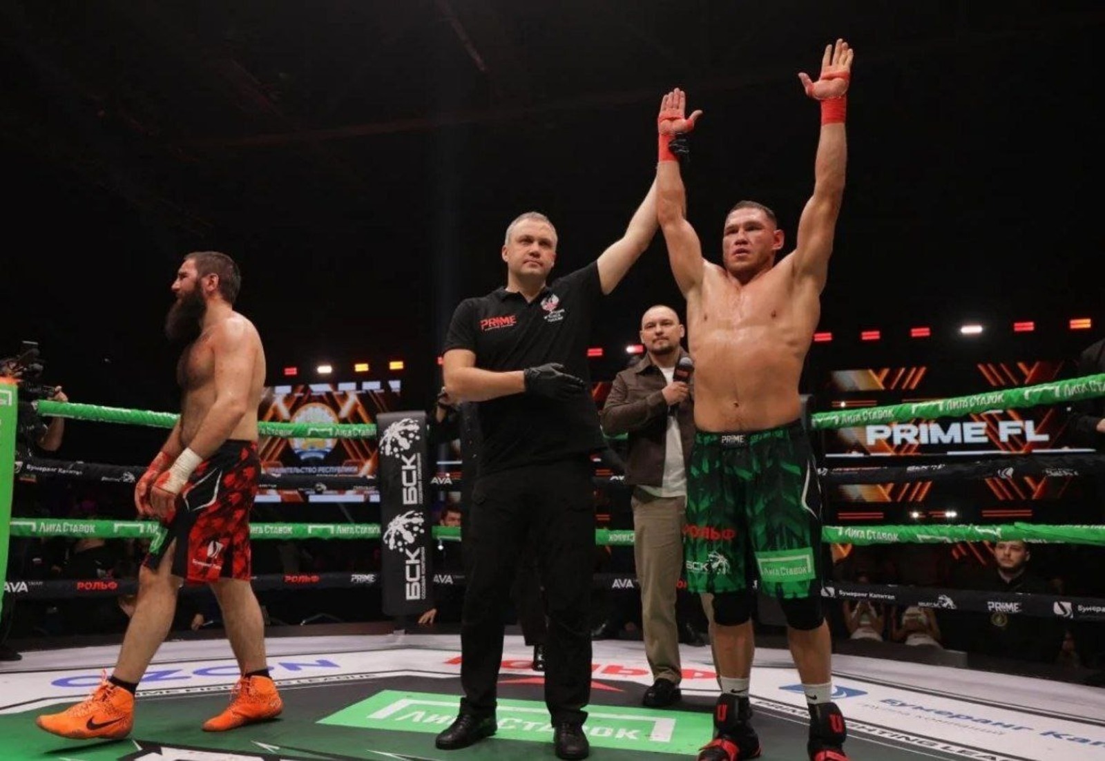 Ишимбаев победил Шахгириева в главном бою турнира Prime FL в Уфе