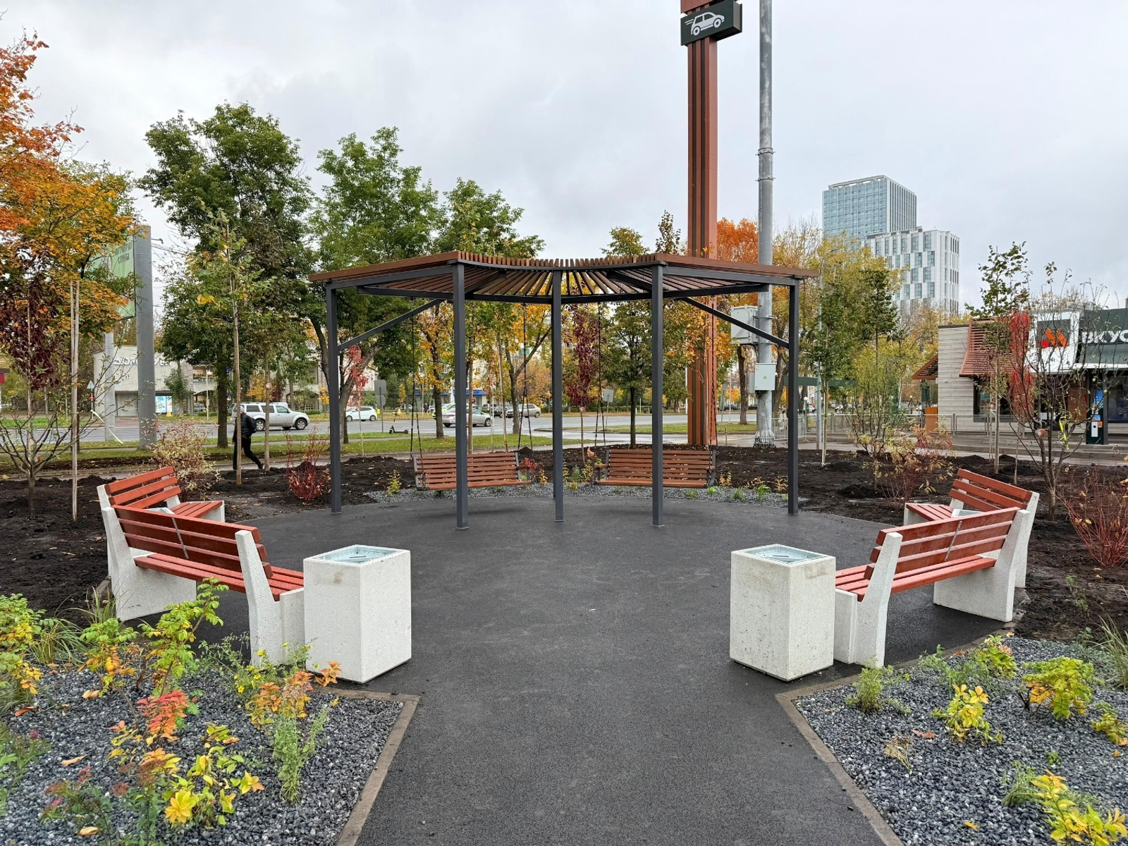 Новый сквер в Уфе стал любимым местом отдыха горожан