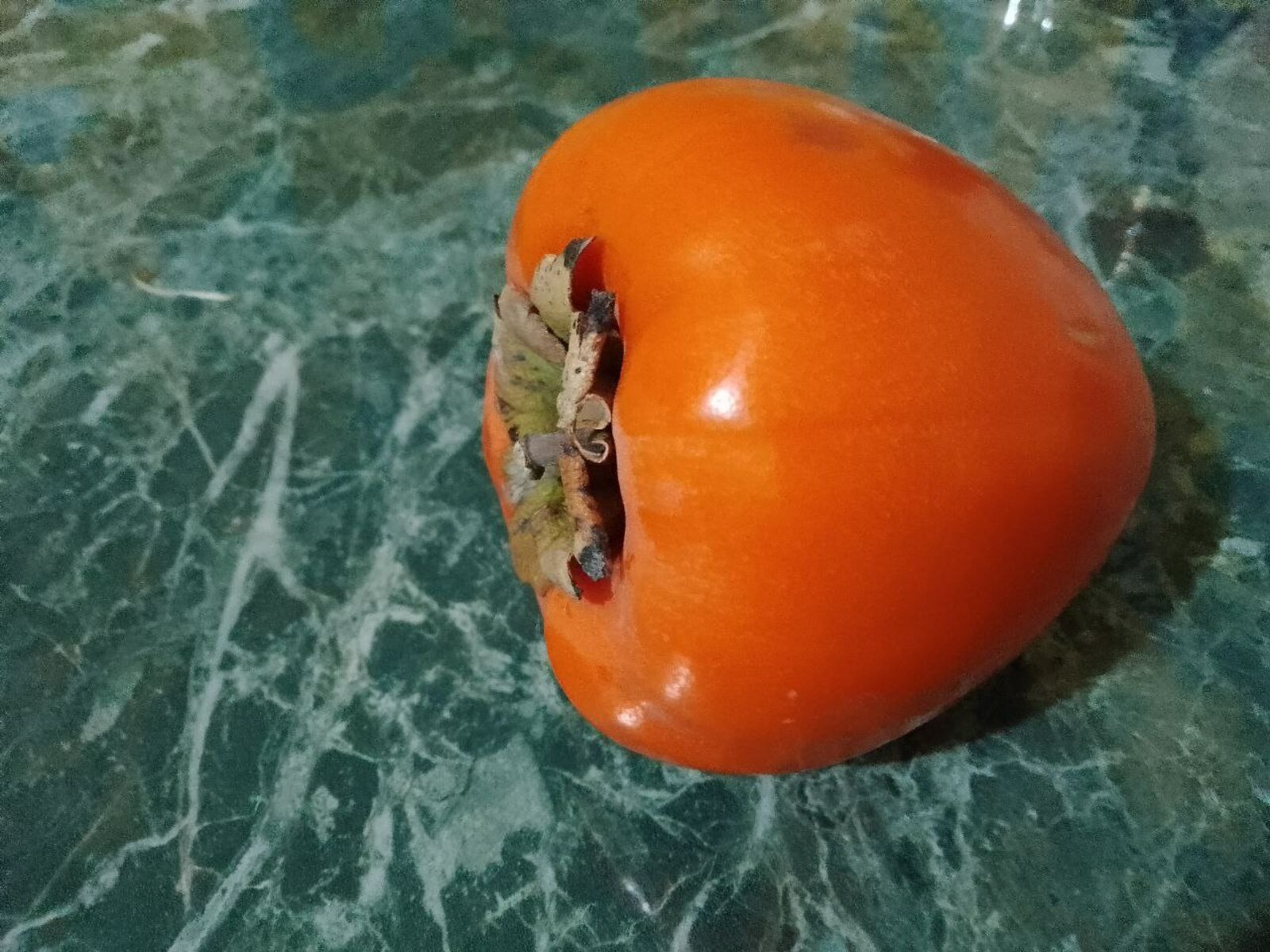 За что стоит полюбить хурму