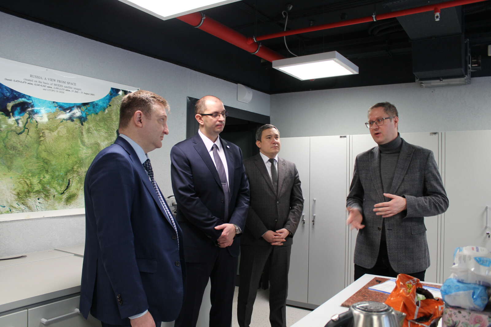 Образовательные объекты Уфы оценил замглавы Минпросвещения РФ Александр Бугаев