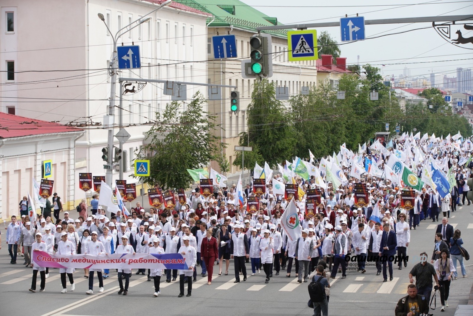 В Башкирии прошел парад медицинских работников