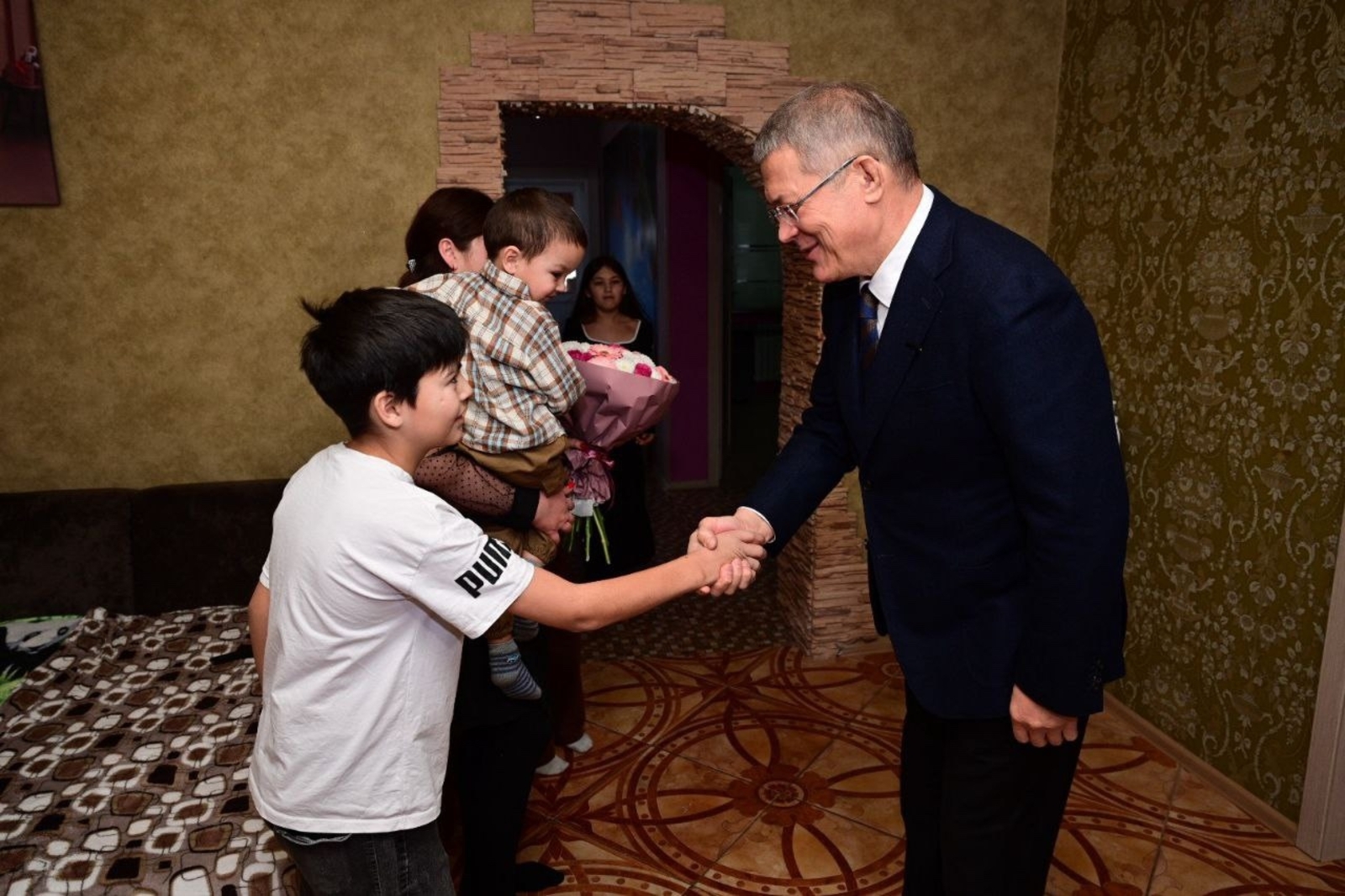 Радий Хабиров встретился с семьями участников специальной военной операции