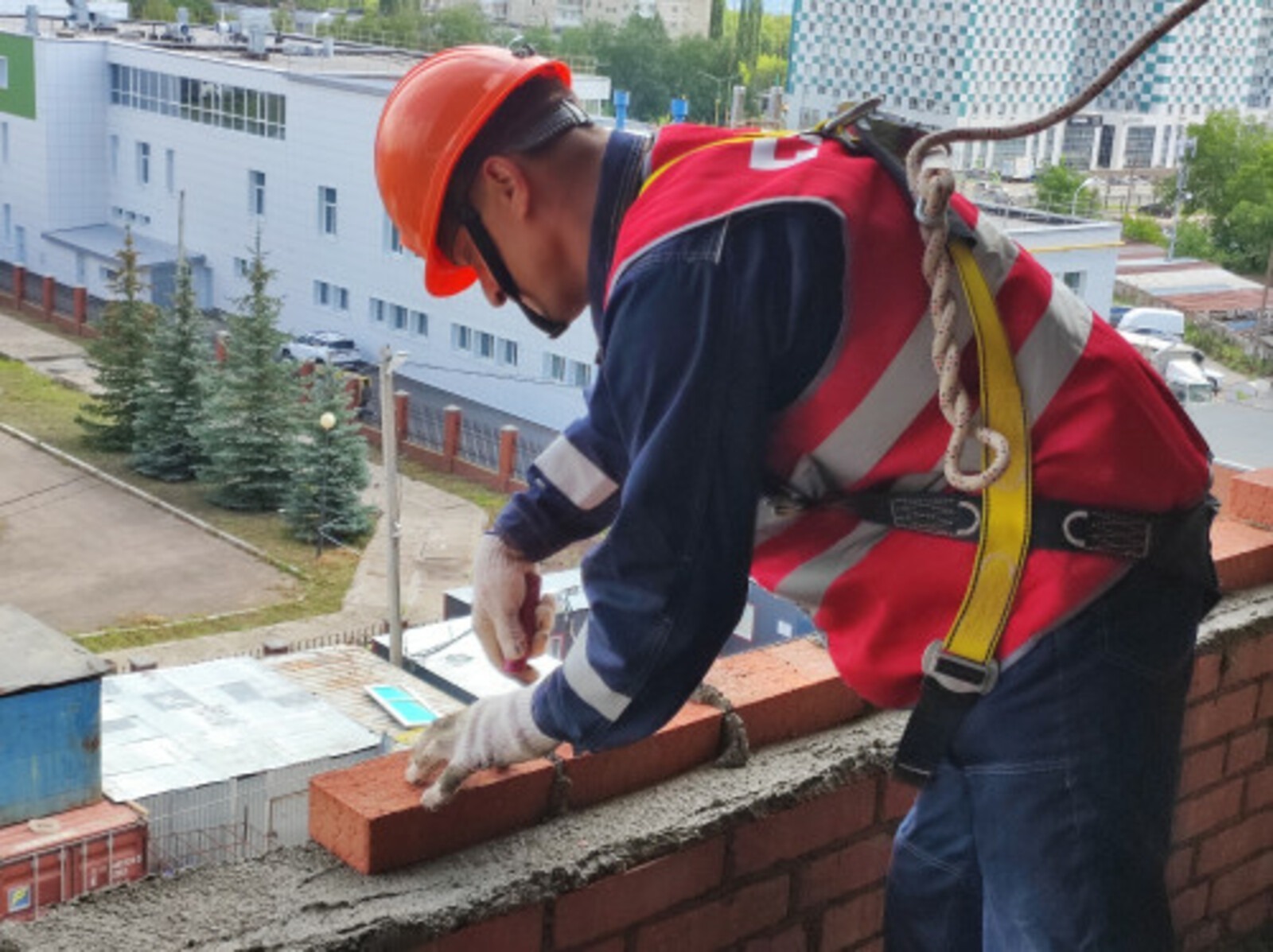 В Башкирии предложили установить зарплату строителей от 51 тысячи рублей