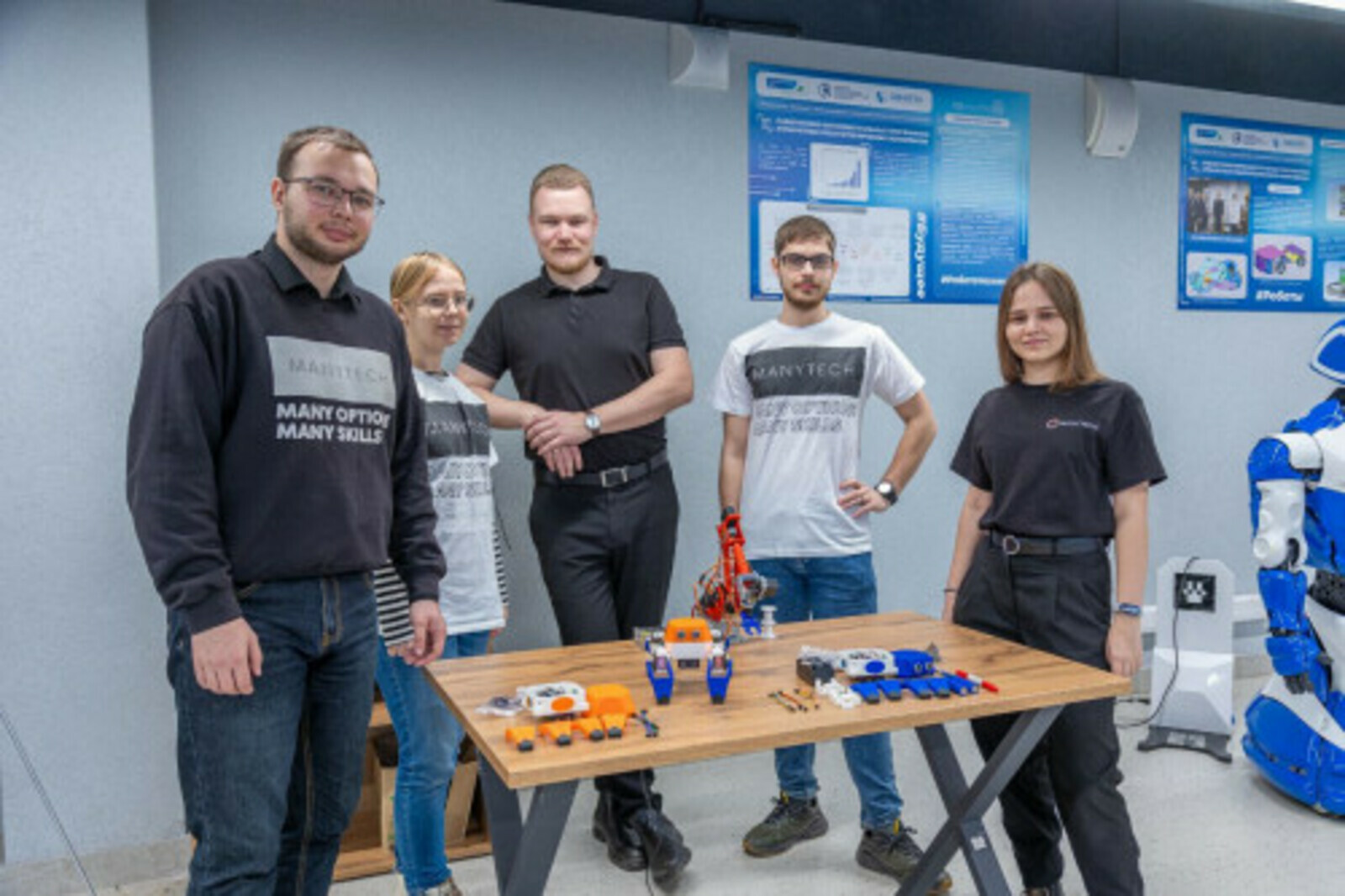 Студенты УГНТУ создали новые учебные наборы по робототехнике