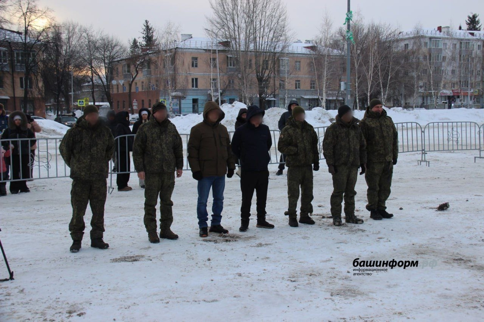 Башкирские военнослужащие отправились на передовую после отпуска