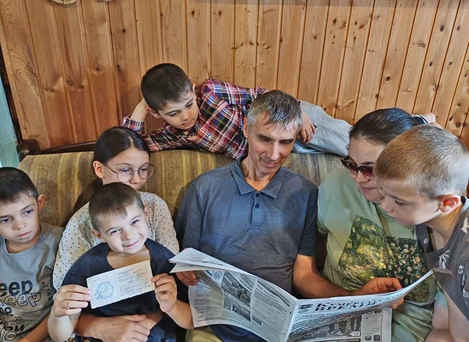 Десять детей и одно большое сердце: путь семьи Корниловых из Маячного