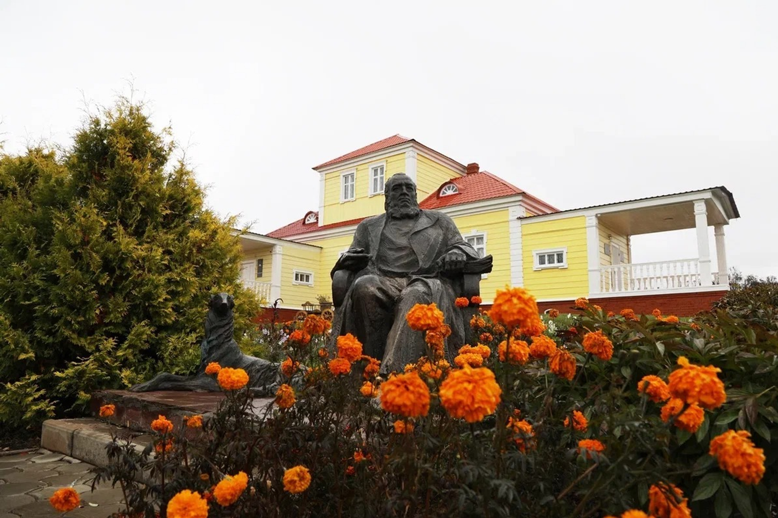 Глава Башкирии почтил память великого русского писателя Сергея Аксакова