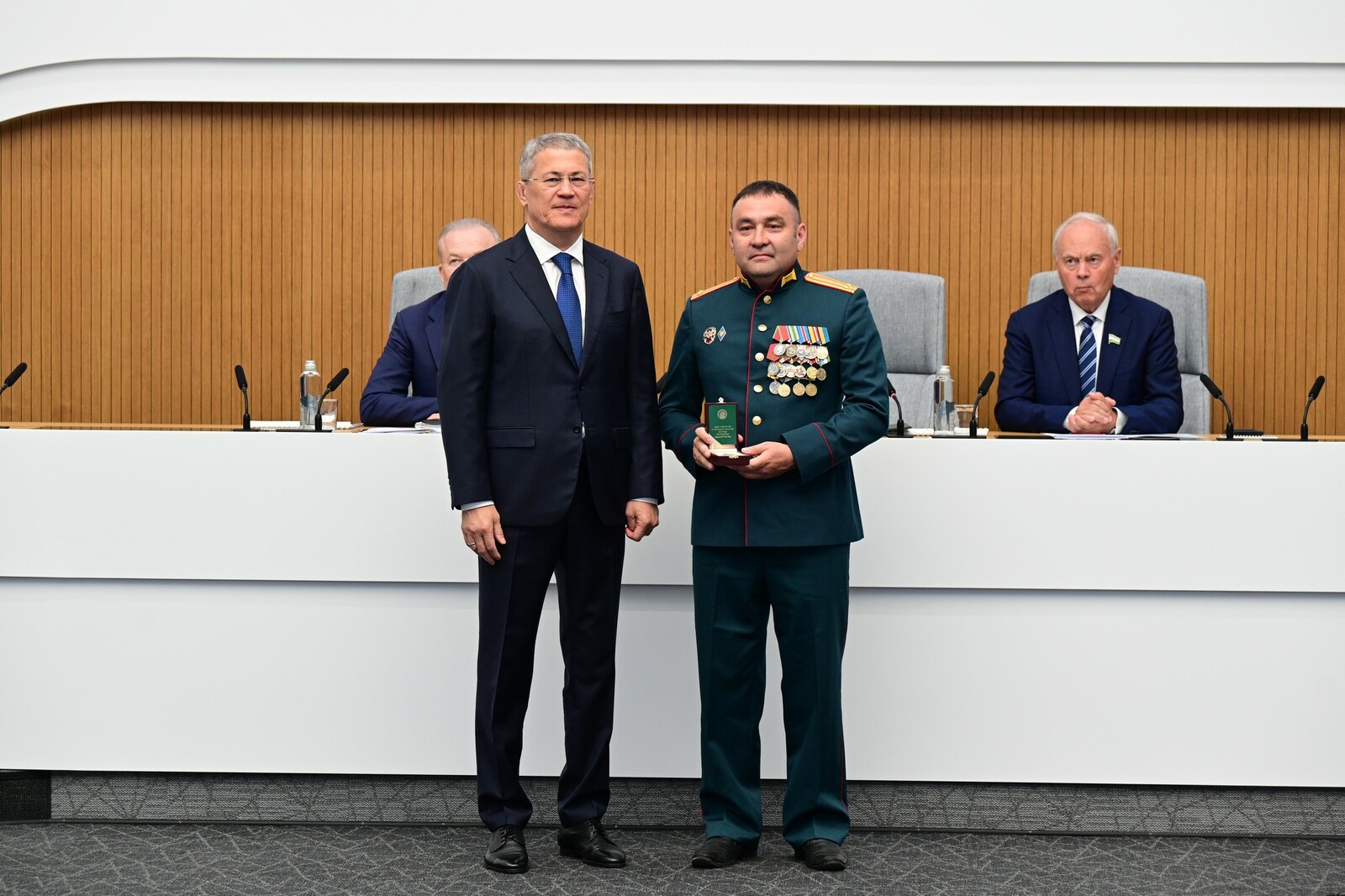 Радий Хабиров вручил ордена генерала Шаймуратова участникам СВО из Башкортостана