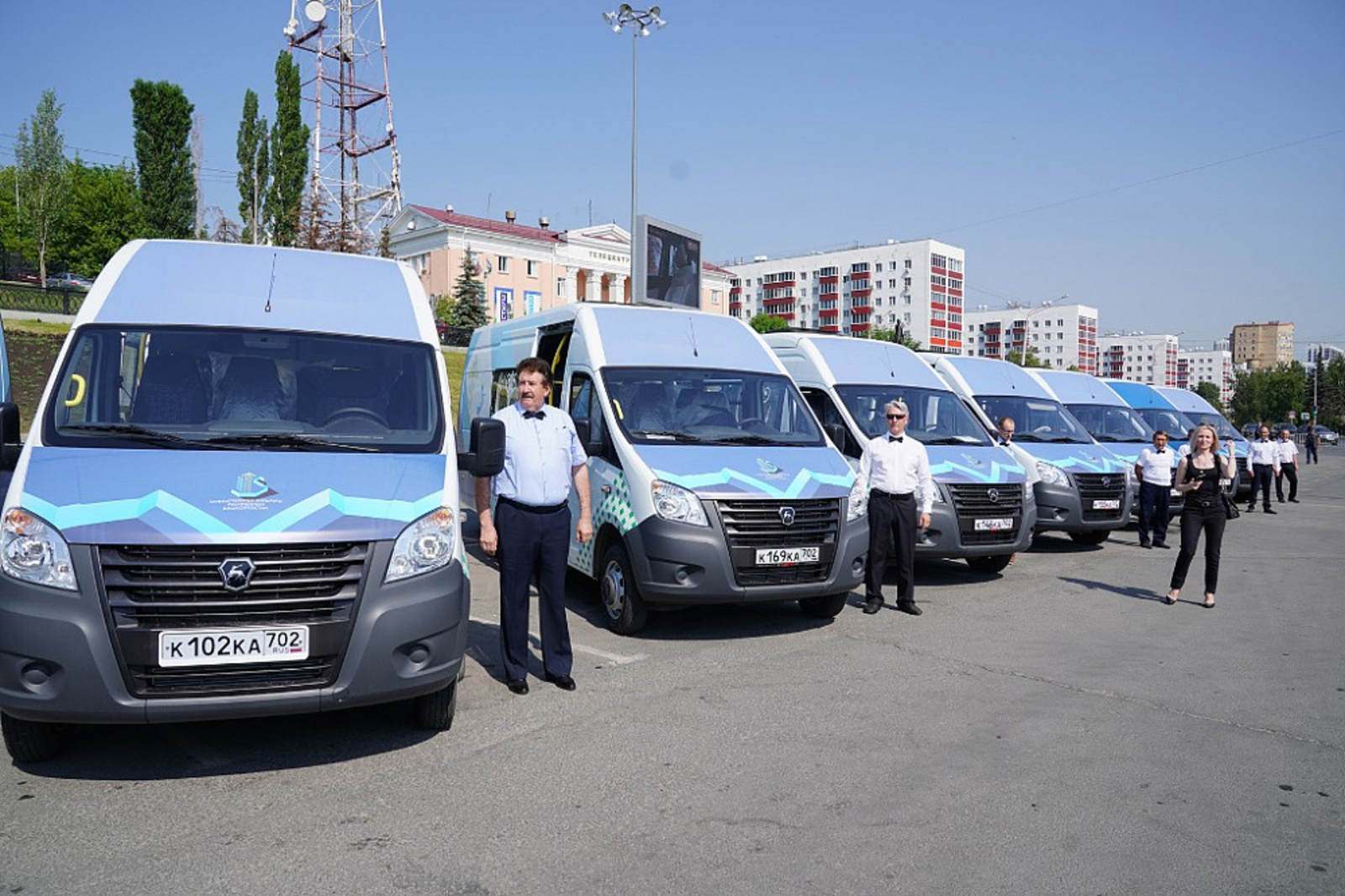 Радий Хабиров передал учреждениям культуры Башкортостана 26 автомобилей