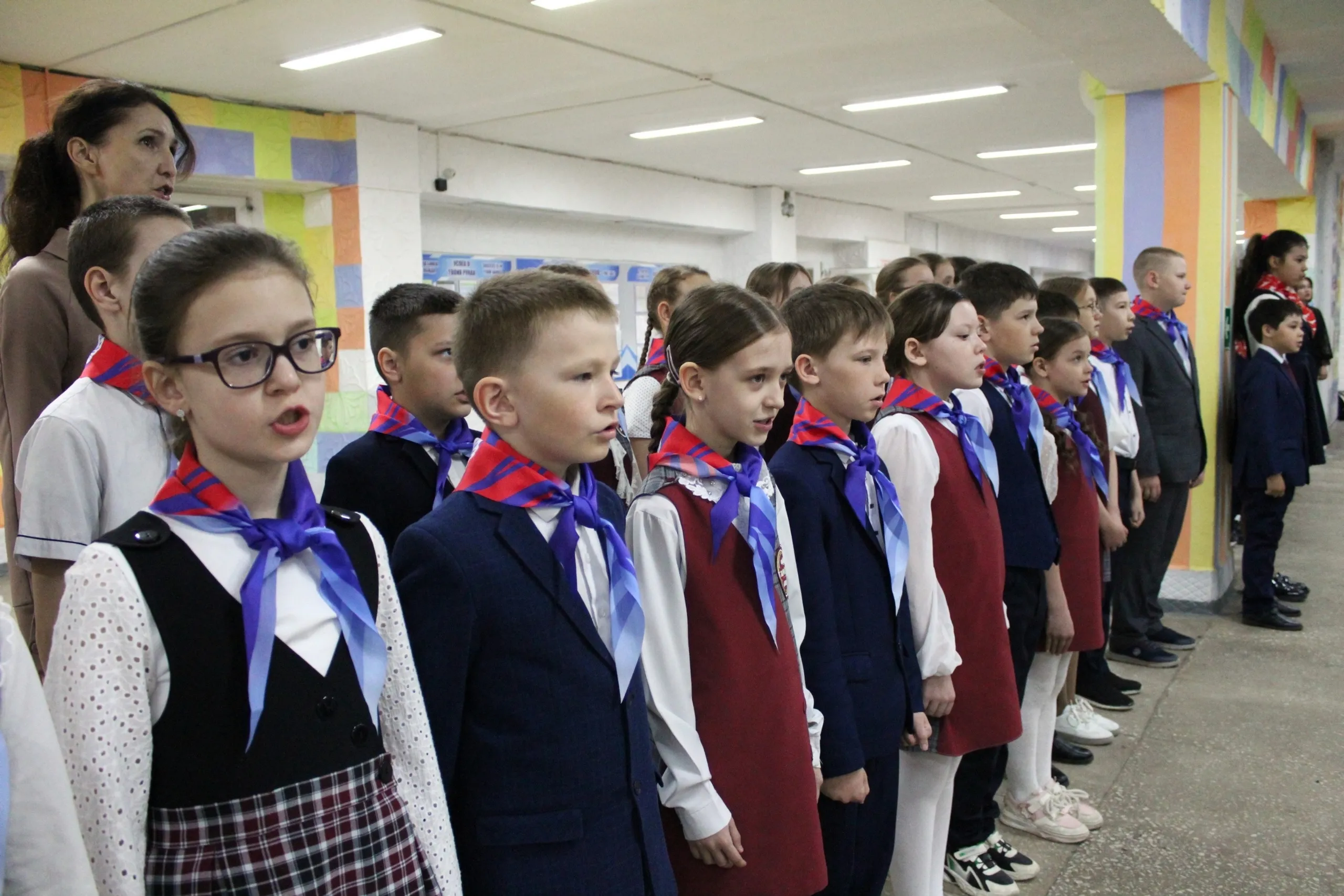 В Башкирии ученикам вручили медали «Юному патриоту» за поддержку бойцов СВО