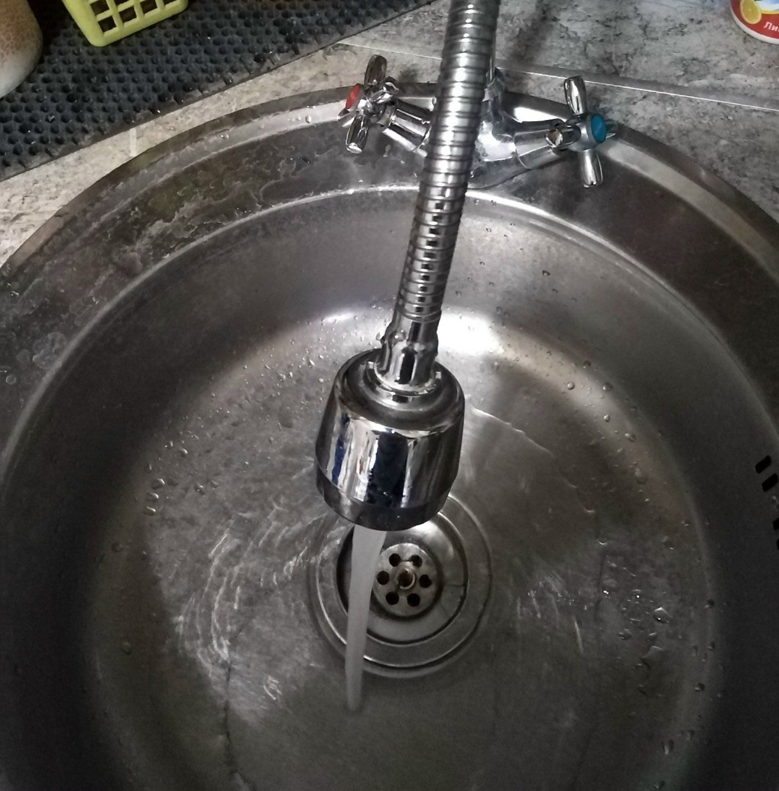 Уфимцев предупредили: из кранов может потечь зеленая вода