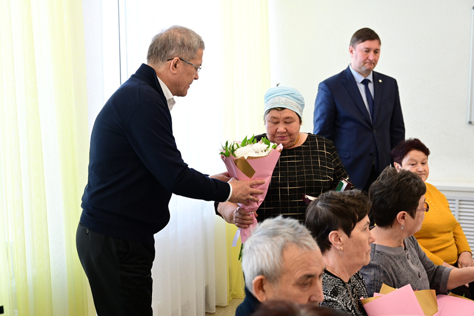 Глава Башкири передал ордена генерала Шаймуратова семьям погибших участников СВО