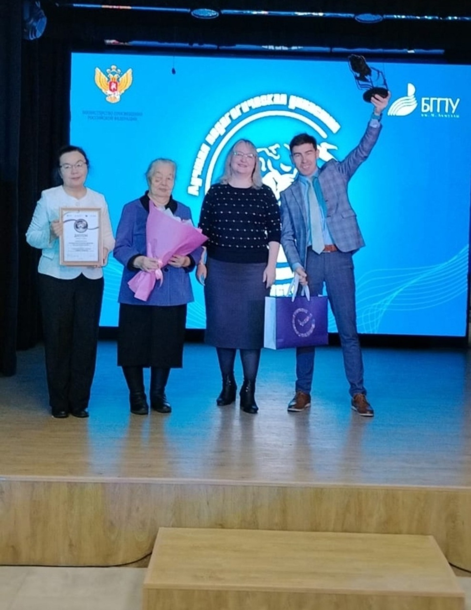 Победа в конкурсе: лучшая династия учителей работает в Башкирии