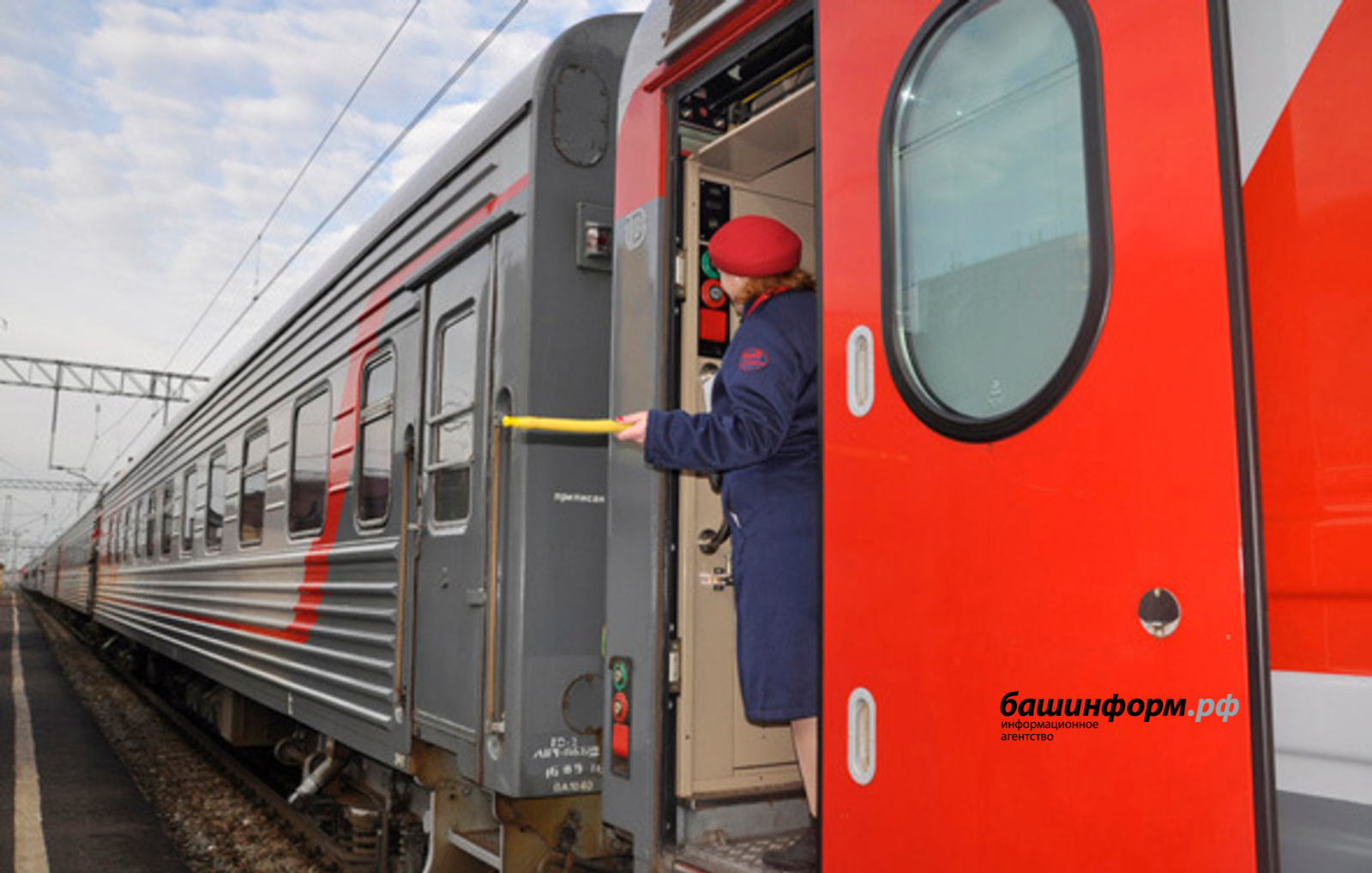РЖД ужесточает правила пользования полками и столиками в поездах