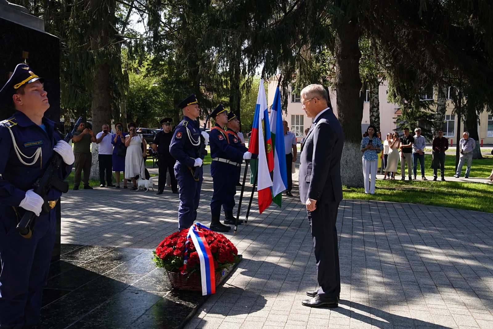 Радий Хабиров возложил цветы к памятнику Николая Гастелло к 100-летию ОДК-УМПО