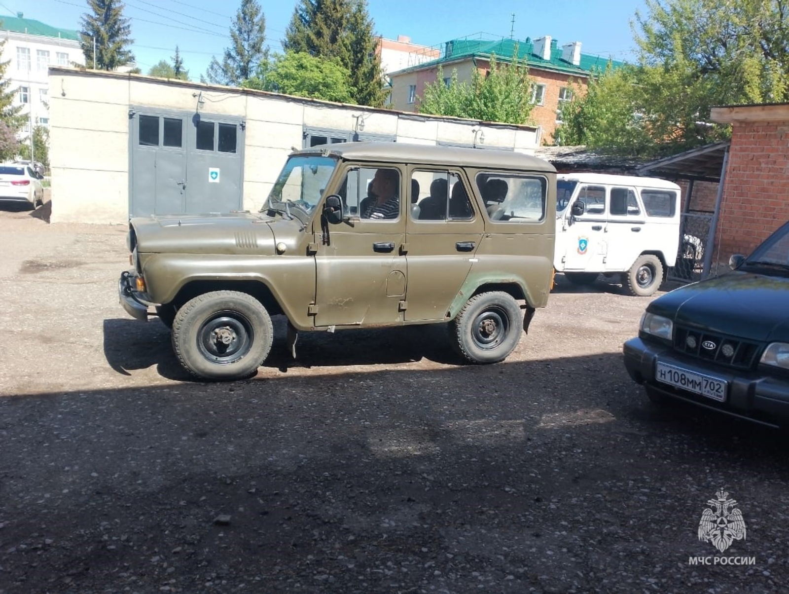 Спасатели Башкирии подготовили УАЗы для отправки в зону СВО