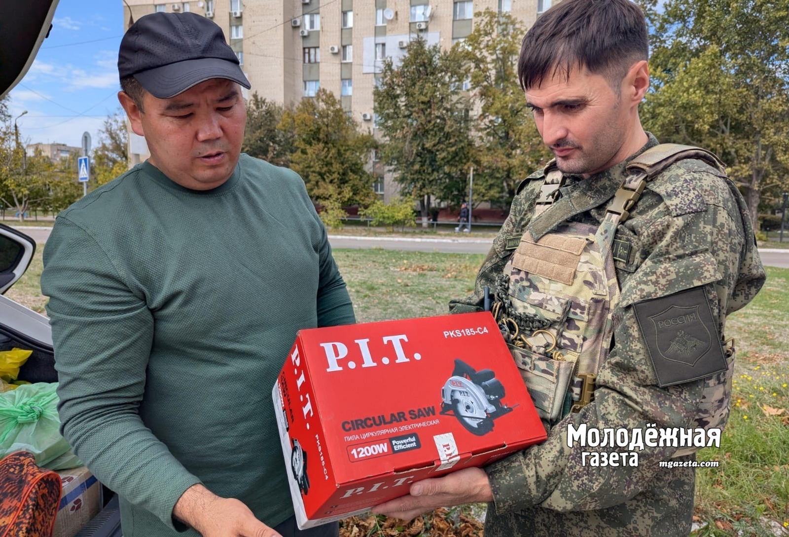 Журналисты из Уфы доставили посылки бойцам-землякам