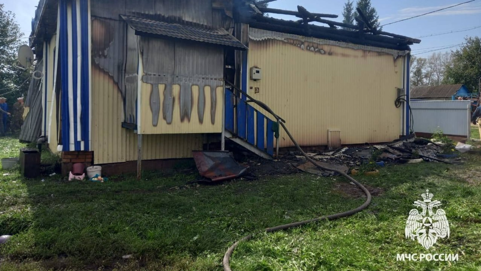 В Башкирии семья с пятью детьми потеряла дом в пожаре перед 1 сентября