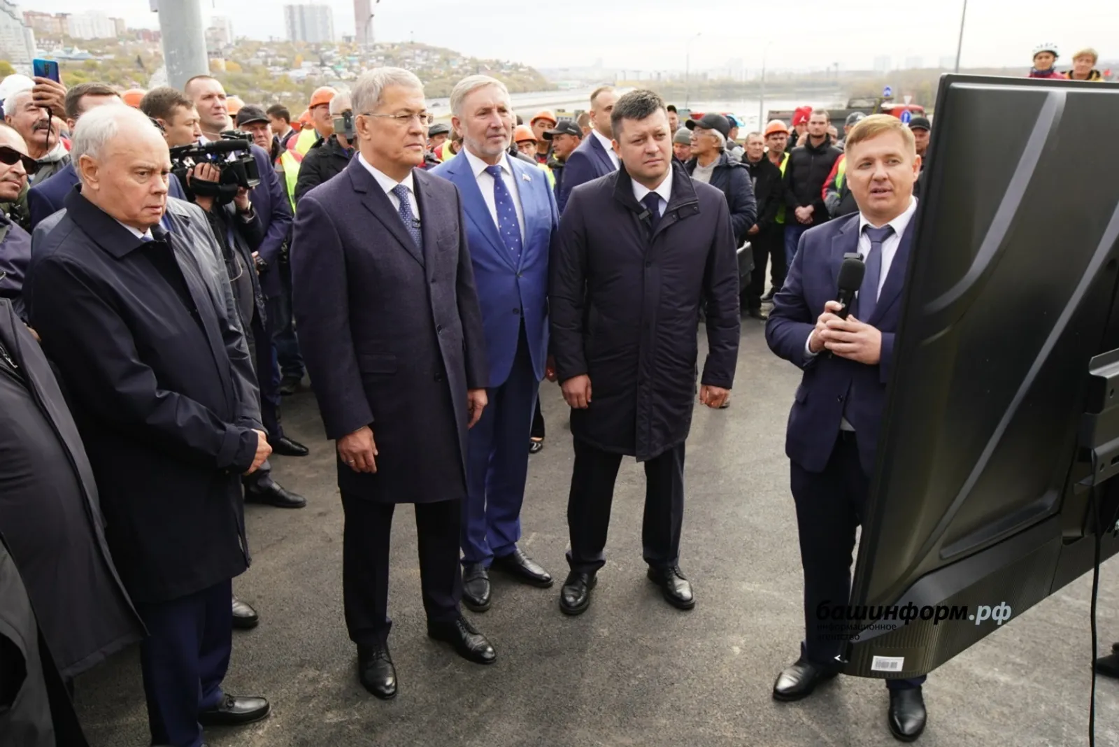 В Уфе открыт обновленный арочный мост через реку Белую
