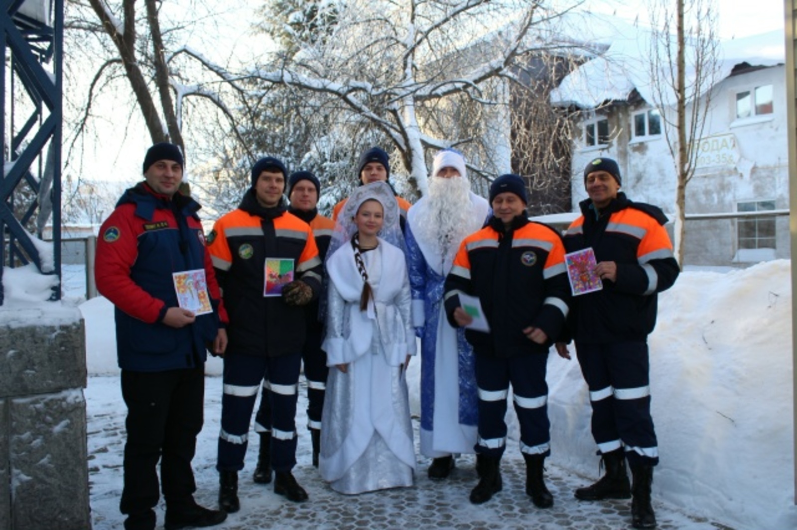 В Кумертау дети поздравили взрослых с Новым годом