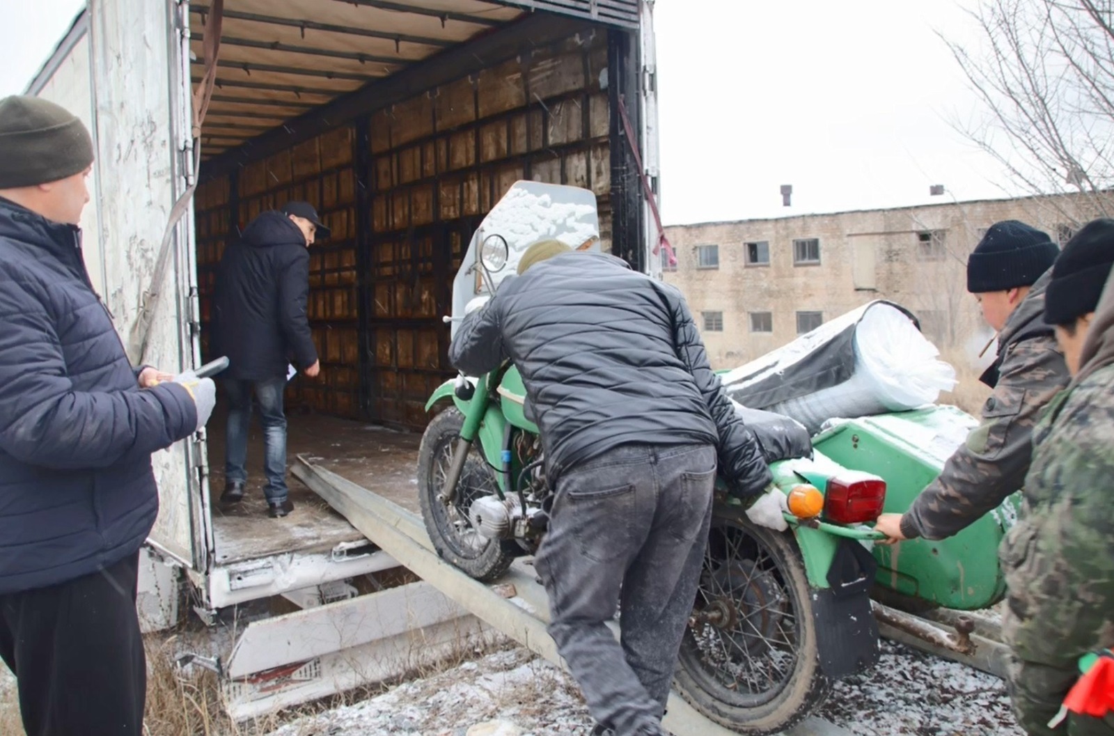 Гуманитарный конвой из  Башкирии отправил в зону СВО машину и мотоциклы