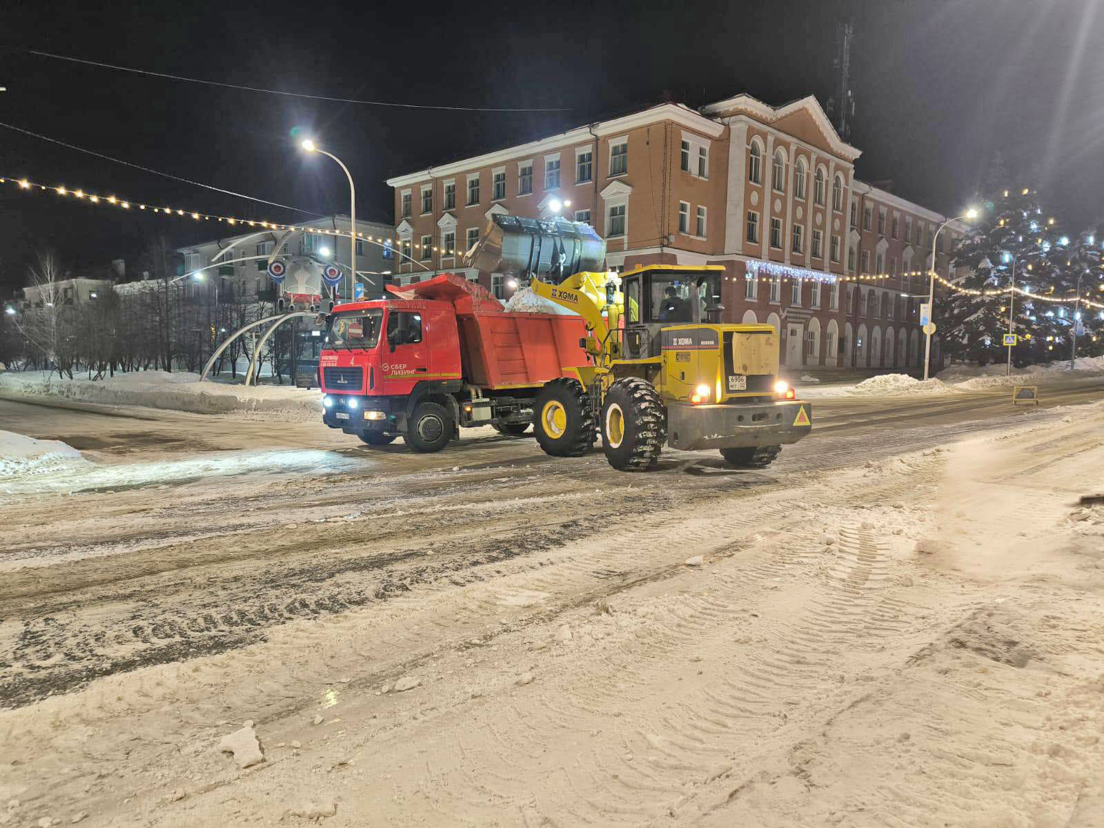 На улицах Кумертау работает дорожная техника, главное – ей не мешать