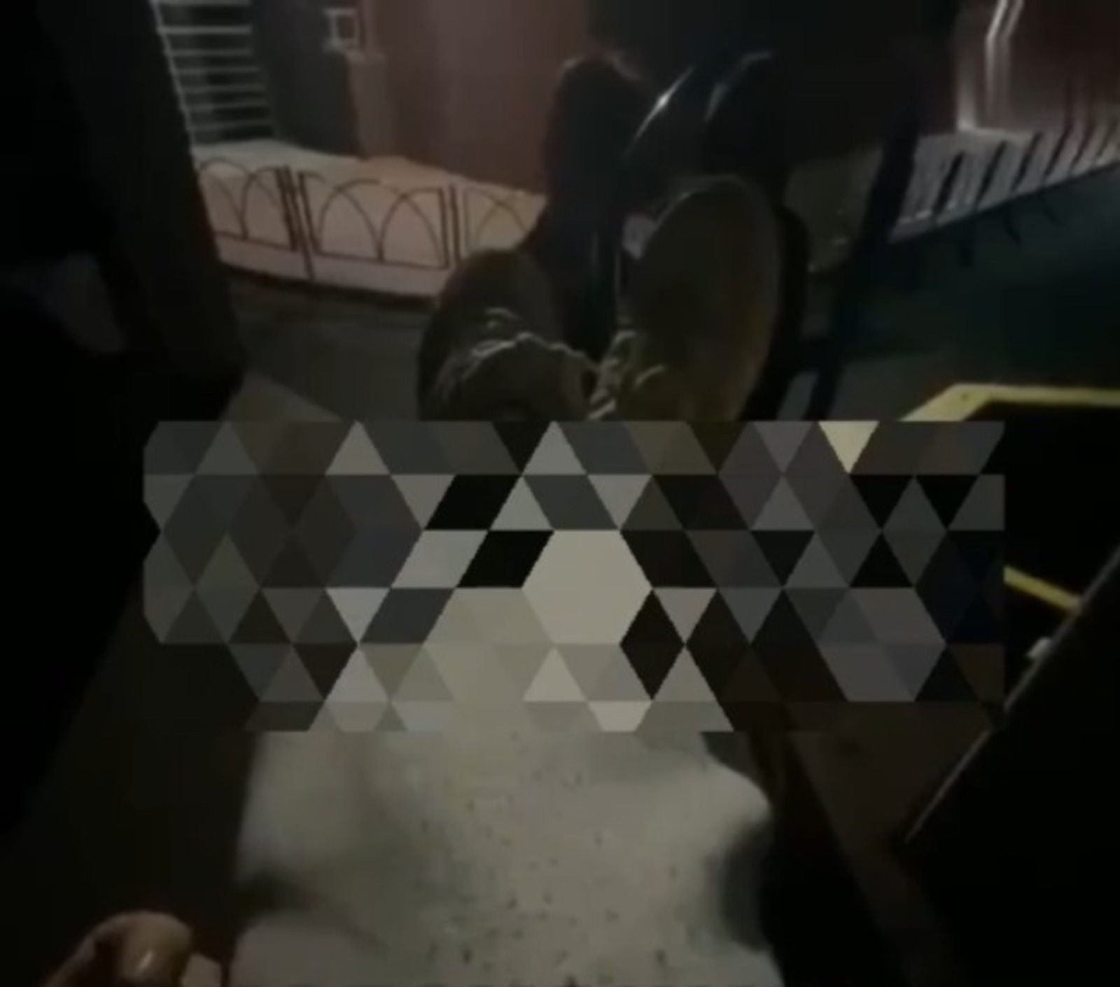 Уфа встревожилась: мигранты попытались сблизиться с детьми на игровой площадке