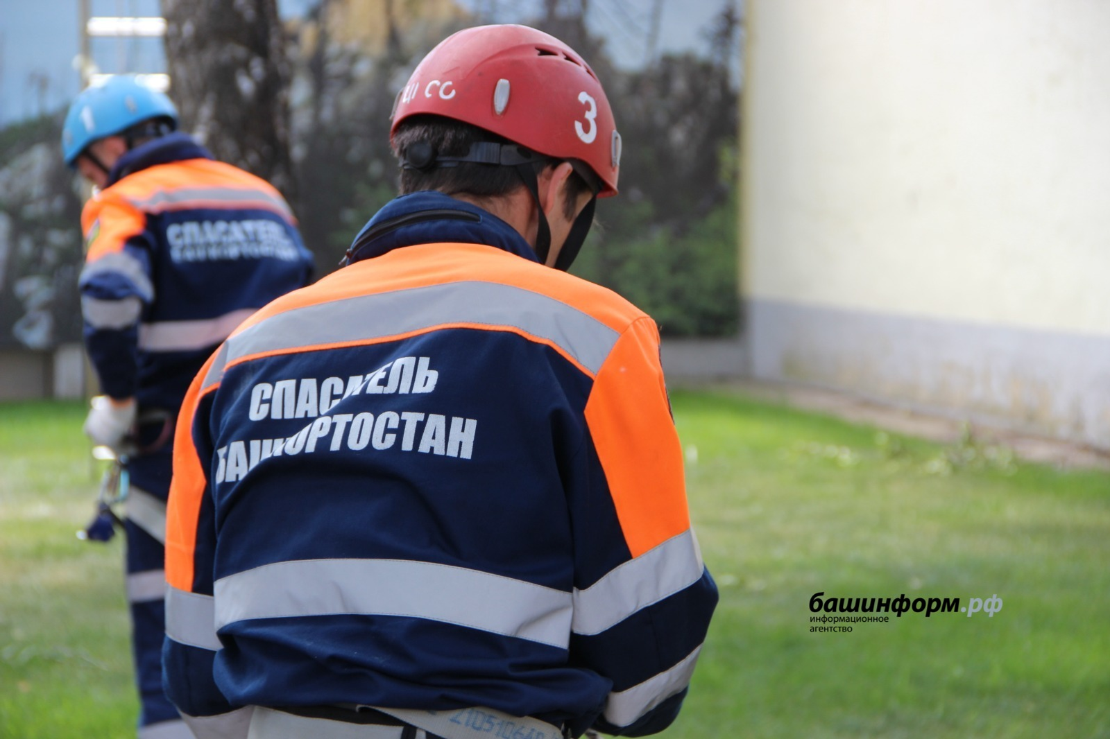 Рыбак в Башкирии вызвал спасателей после падения в лесу