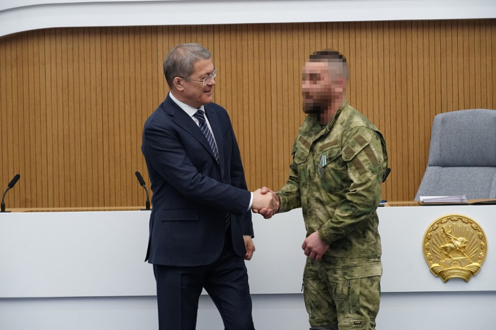 Радий Хабиров вручил военнослужащим из Башкортостана медали генерала Шаймуратова