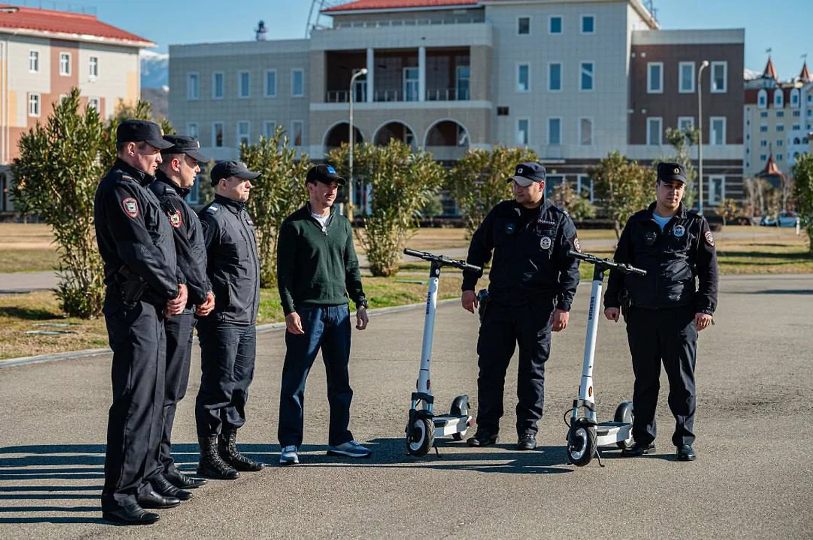 Полицейские Сириуса будут патрулировать улицы на электросамокатах