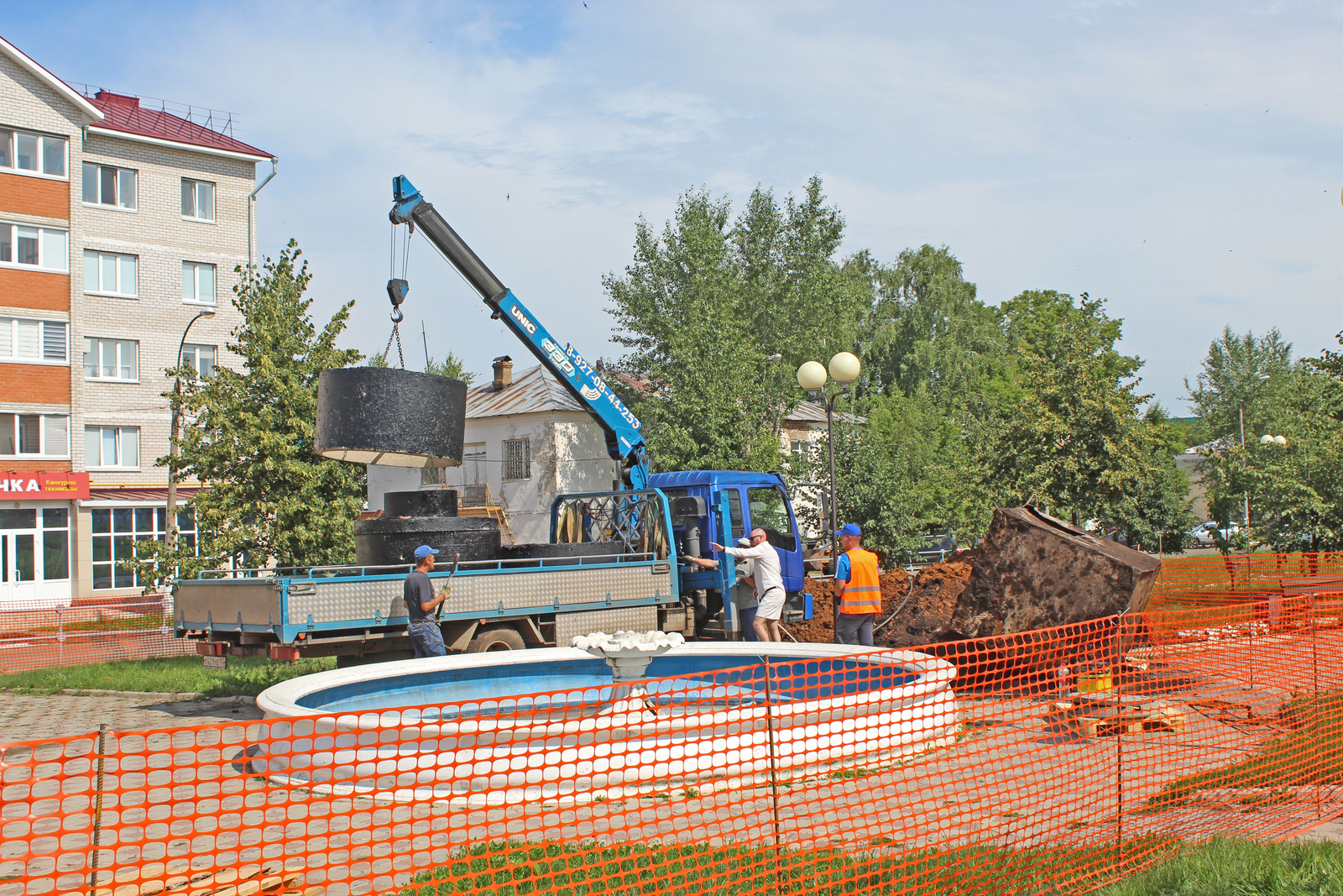 В сквере Мажита Гафури города Кумертау началась реконструкция фонтана
