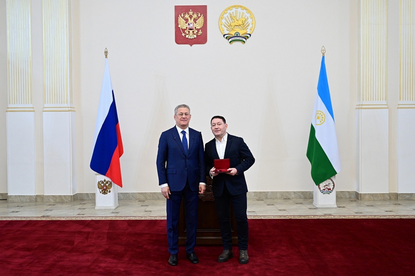 Радий Хабиров вручил государственные награды России и Башкортостана