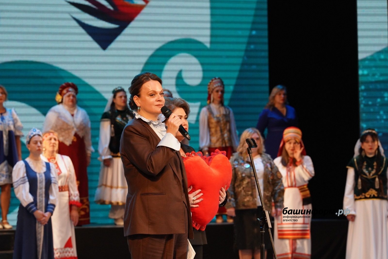 Уфа стала местом проведения творческого фестиваля «Женское сердце России»