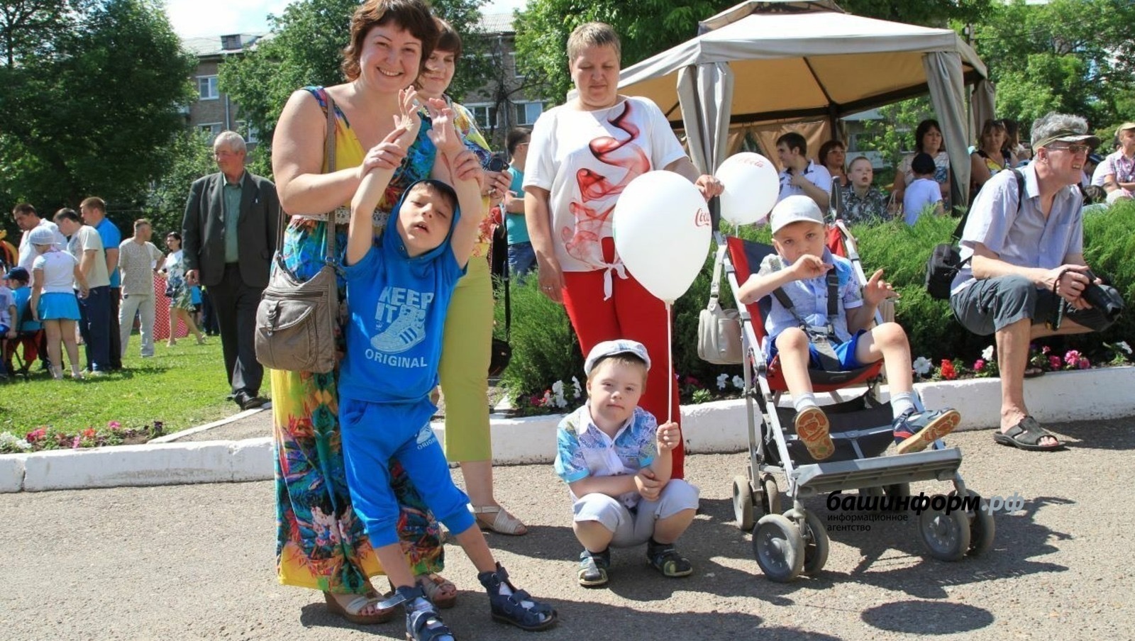 Теперь в России родители детей-инвалидов могут и работать и получать социальные выплаты