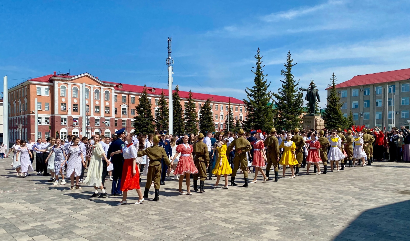 Кумертау присоединился к республиканской акции «Вальс Победы»