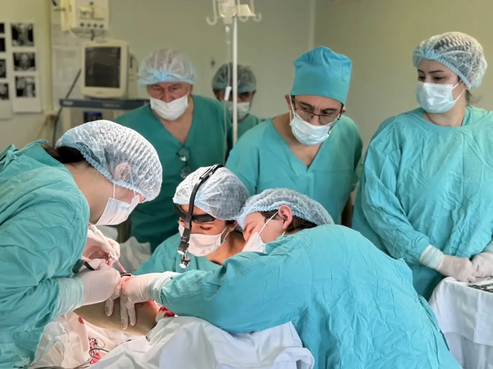 В Башкирии хирурги сформировали пациентке челюсть из малоберцовой кости