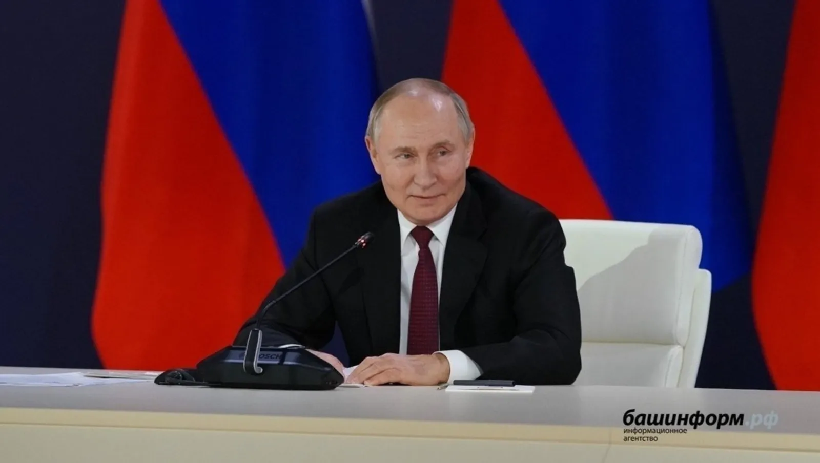 Песков заявил о популярности Путина в России «от мала до велика»