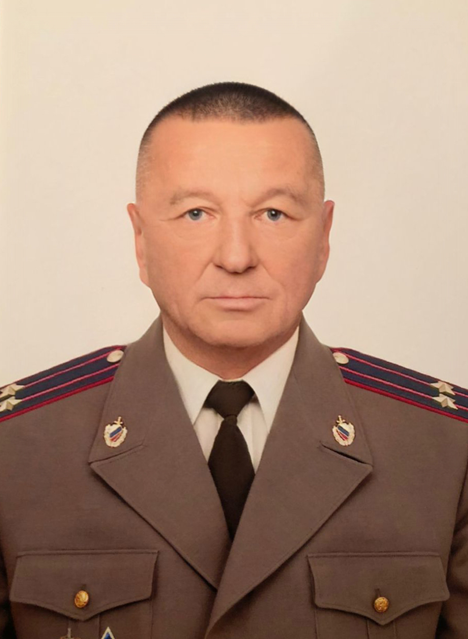 Отличник Советской Армии Марат Камакаев пошёл по стопам отца и нашел себя в служении Родине, закону и народу