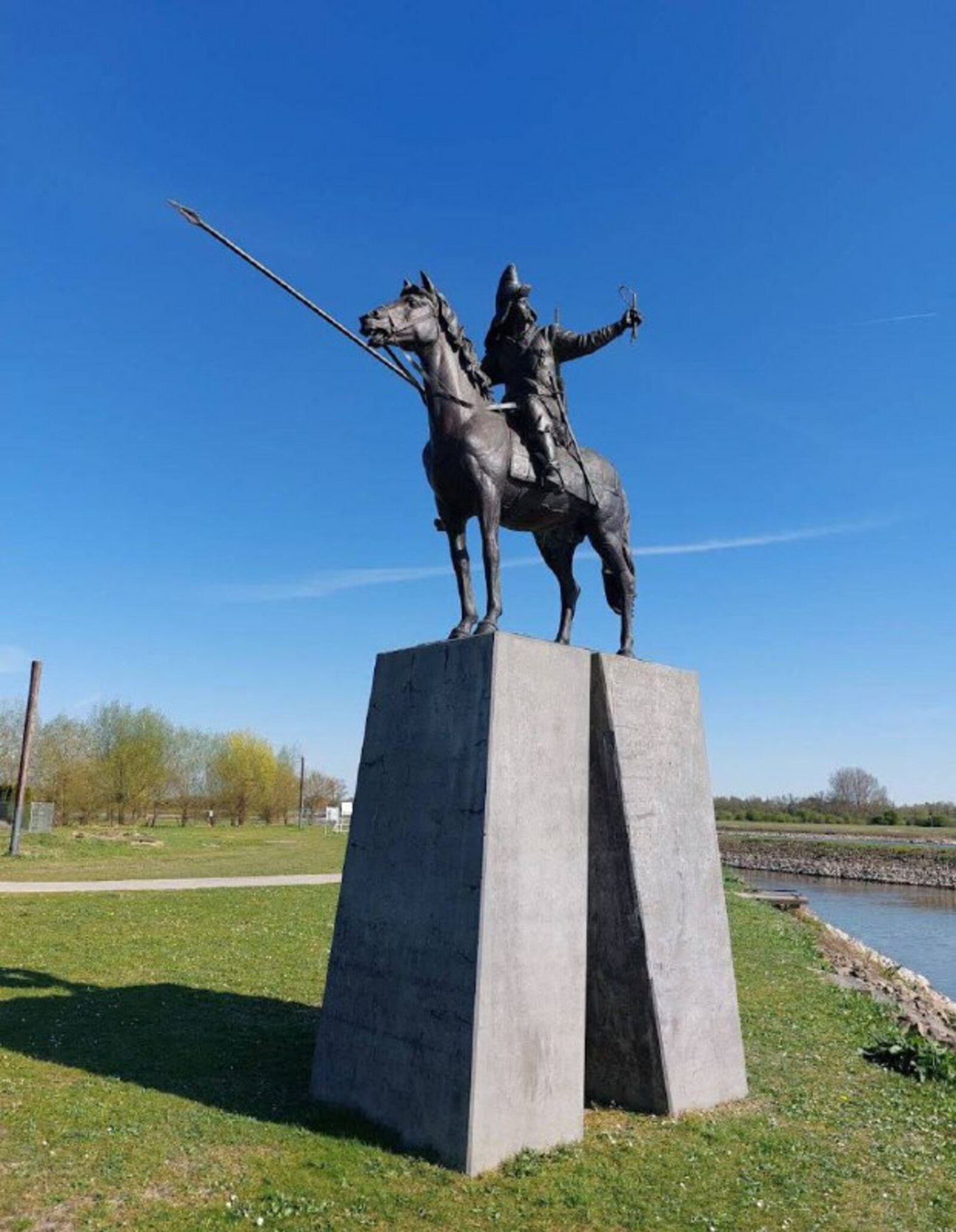 Памятник башкирскому воину в Нидерландах: история  героизма