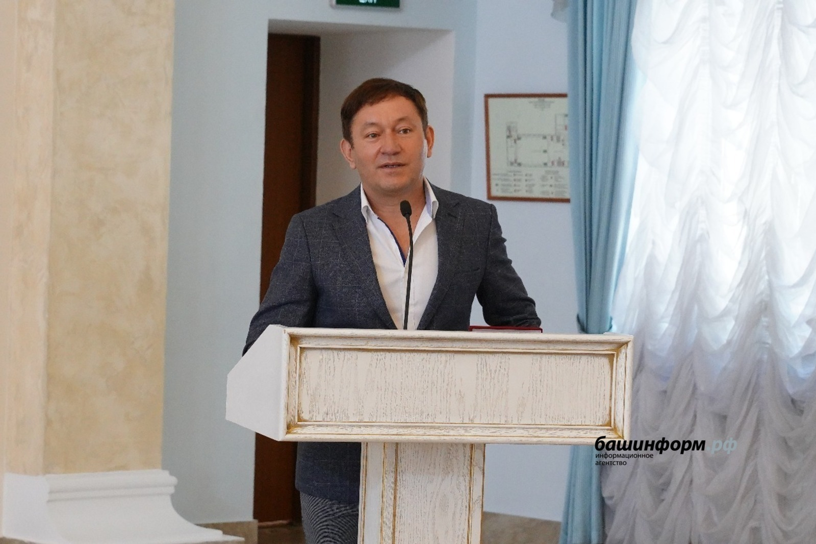 Путин наградил популярного певца из Башкирии Айдара Галимова высоким званием