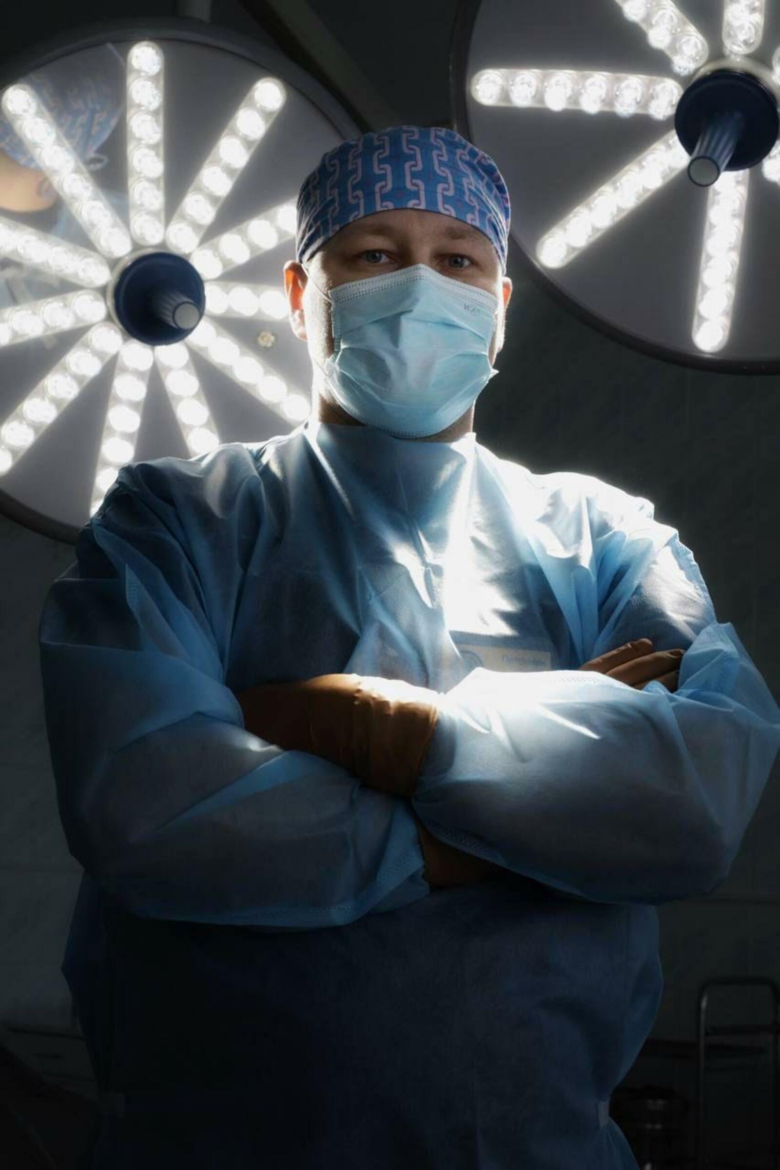 За десять лет врачебной практики нейрохирург Павел Петрунин провел более трёх тысяч успешных операций